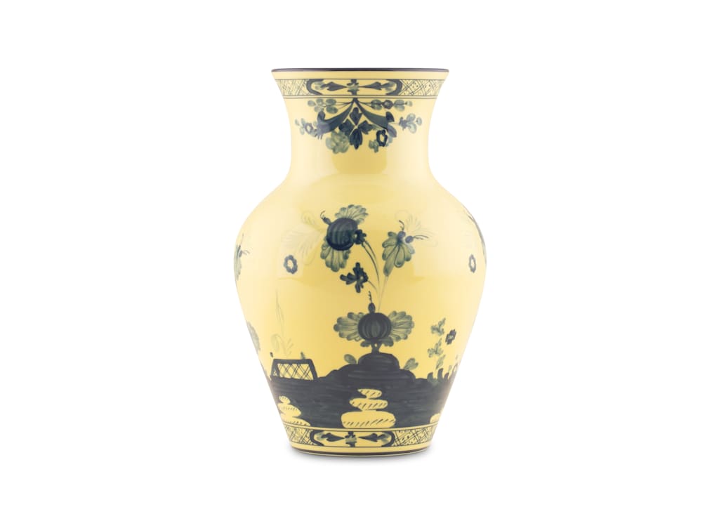 Oriente Italiano Ming Vase